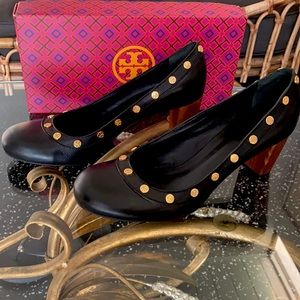 Tory Burch Black Derek Pumps